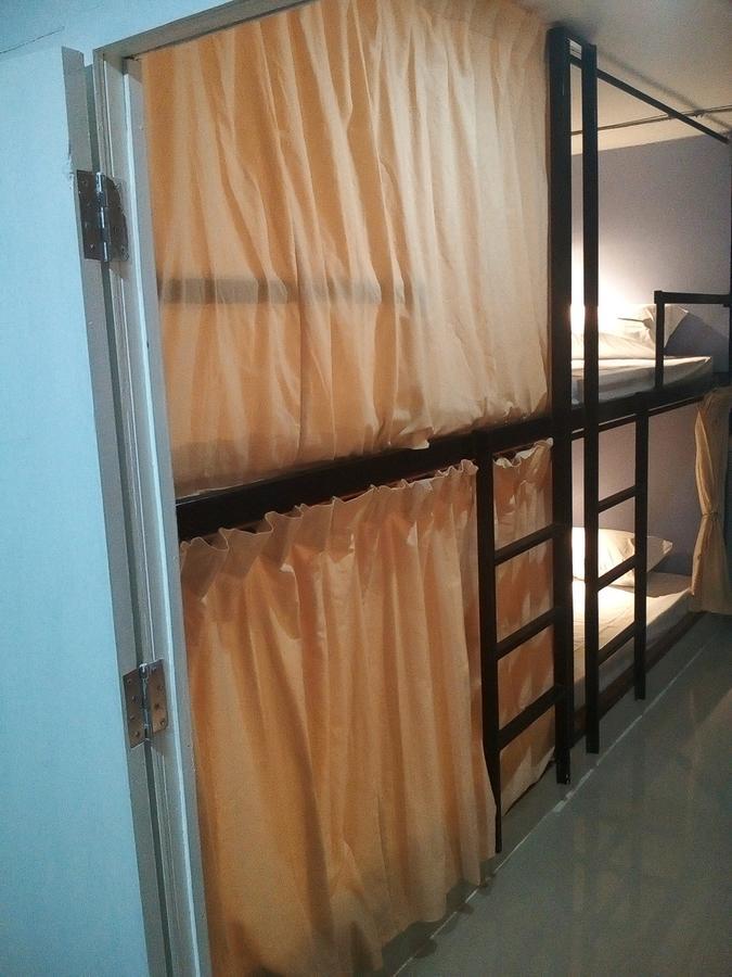 Yellow Flower Hostel チェンライ エクステリア 写真