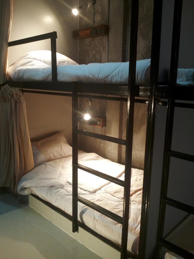 Yellow Flower Hostel チェンライ エクステリア 写真