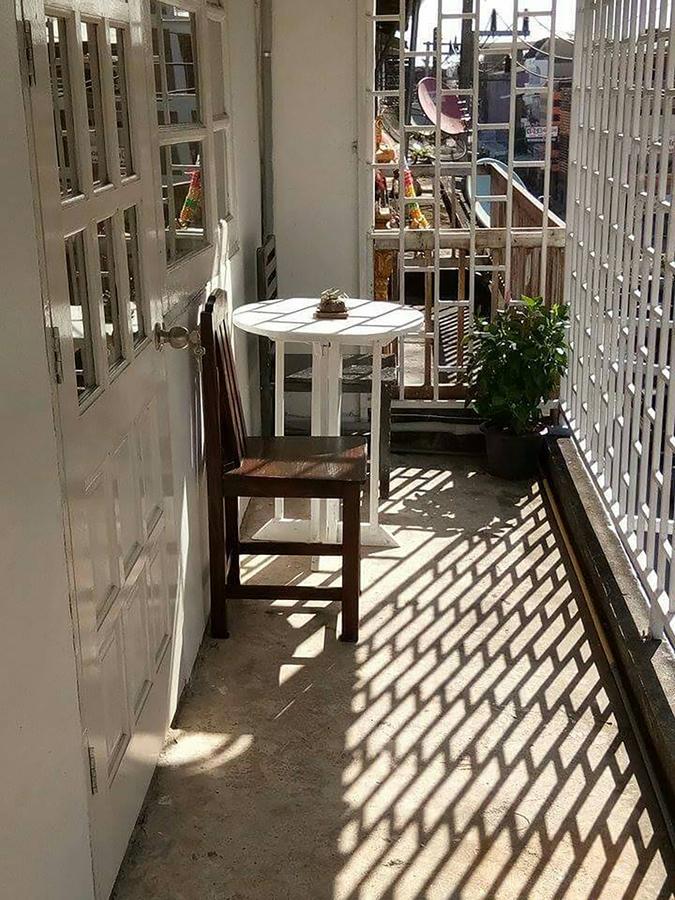Yellow Flower Hostel チェンライ エクステリア 写真