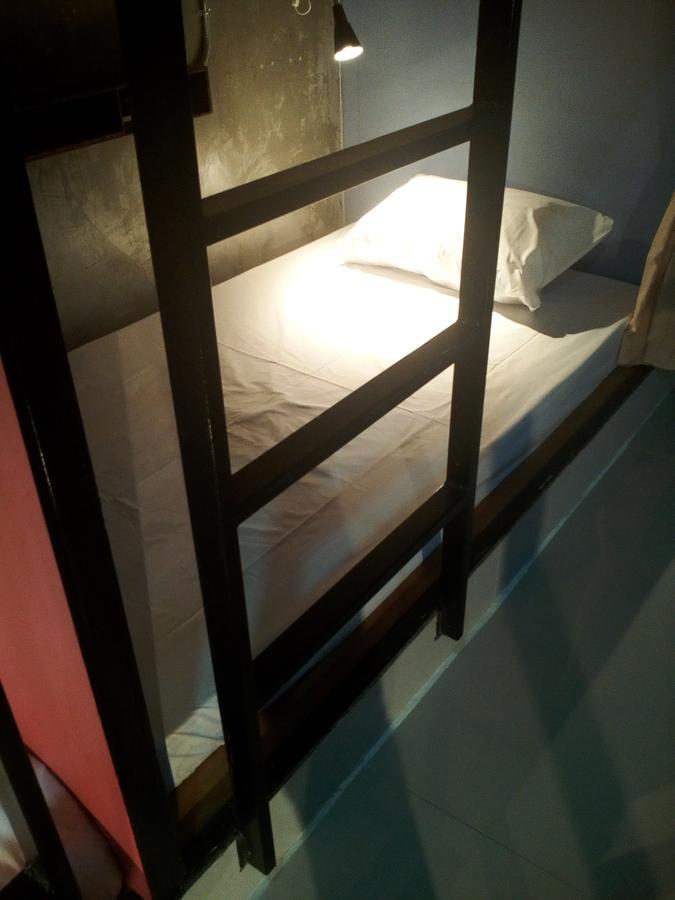 Yellow Flower Hostel チェンライ エクステリア 写真