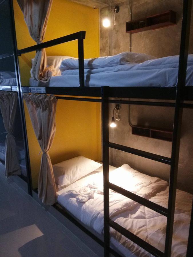 Yellow Flower Hostel チェンライ エクステリア 写真